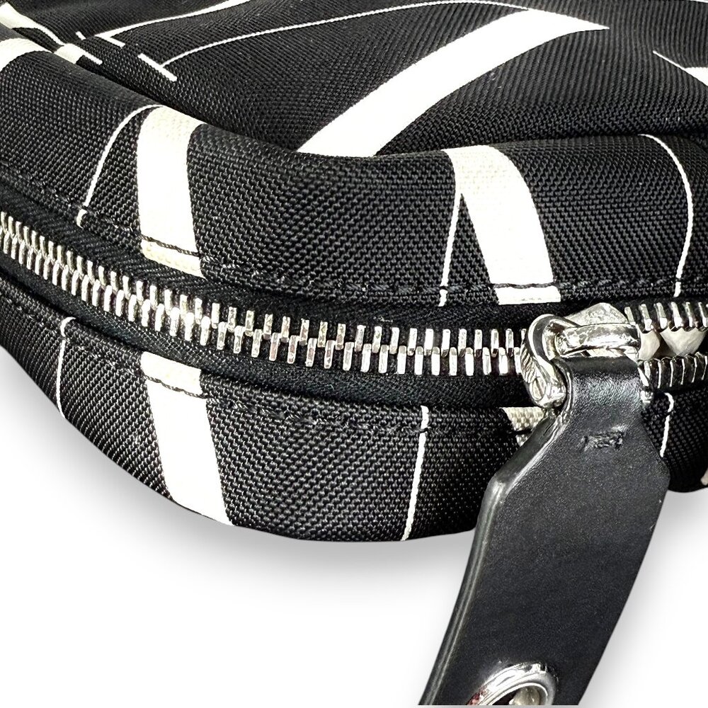 Valentino Garavani VLTN Logo Camera Crossbody Bag with COA - Picture 10 of 14